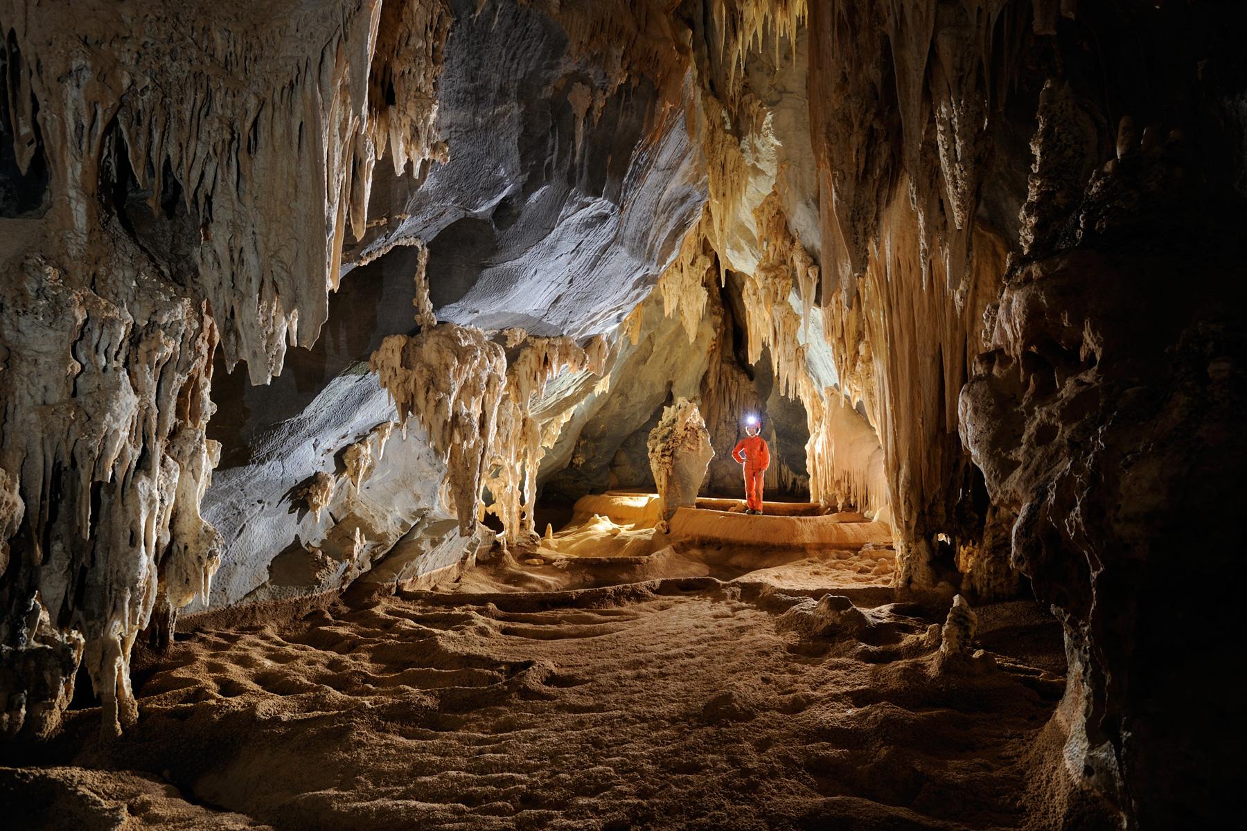 Cueva arenales