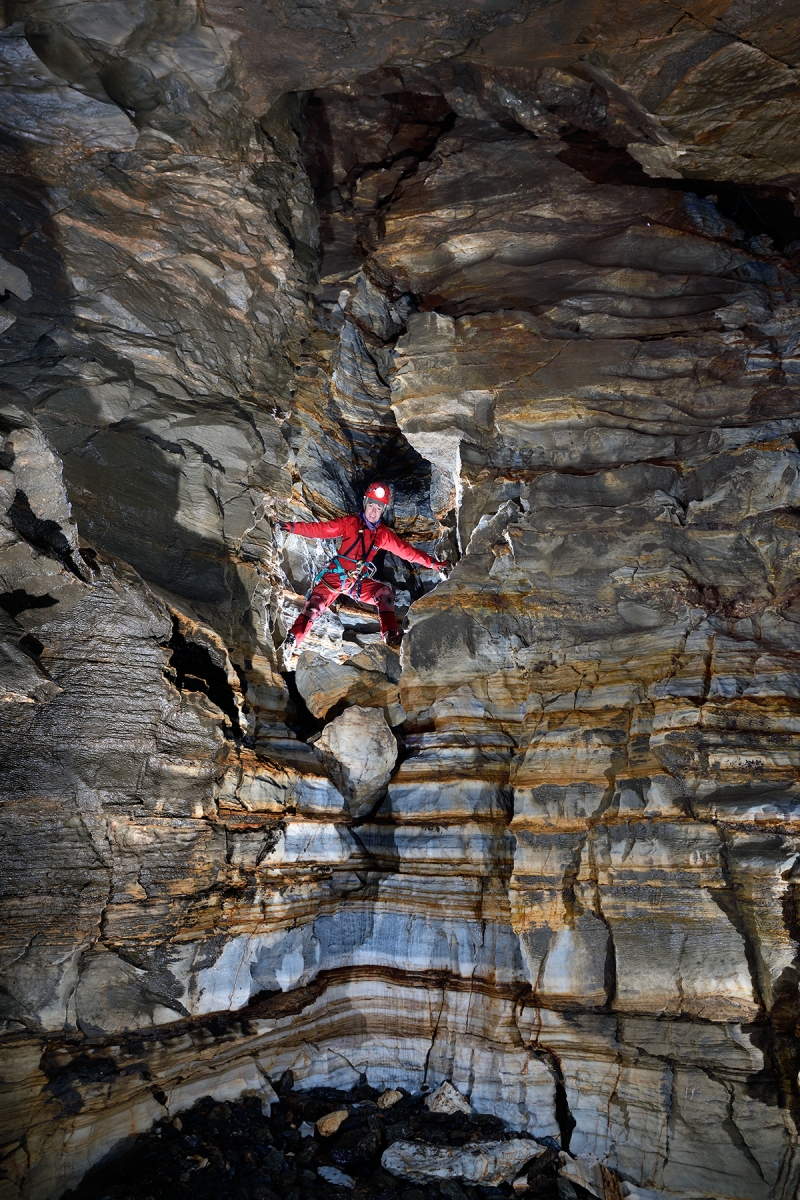 Photo Eldon French Cave (Vermont, USA) - Passage bas avec marbres polis ...