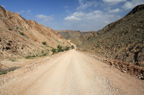 Wadi Al Arbiyyin trail through ophiolite geological formations(VO-07-0133)