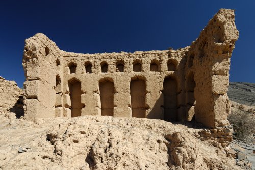 Sultanate of Oman - Ruins of the abandoned old town of Tanuf (bombed in 1950 by the RAF to dislodge dissident warlords)(VO-07-0331)